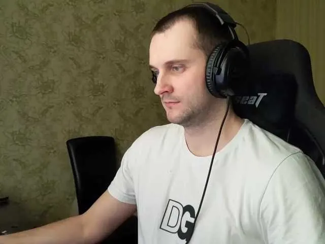 Live sex webcam photo for iMadeon #292300693