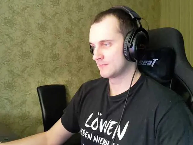 Live sex webcam photo for iMadeon #292321331