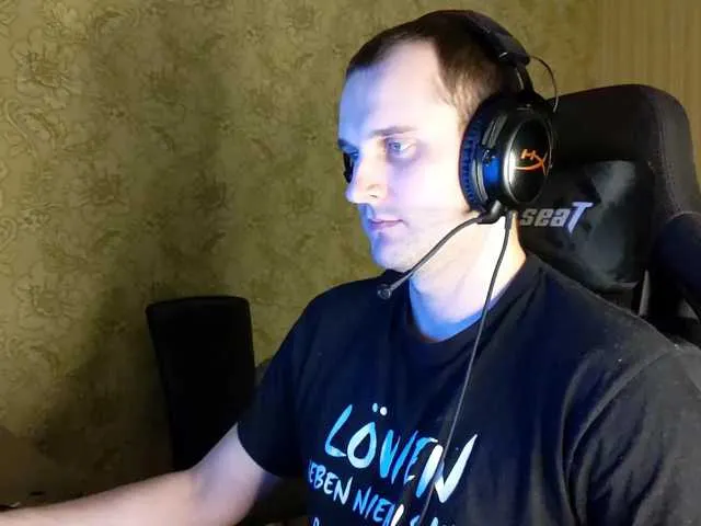 Live sex webcam photo for iMadeon #292325169