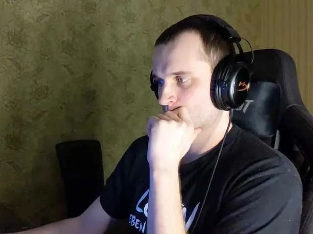 Live sex webcam photo for iMadeon #292330160