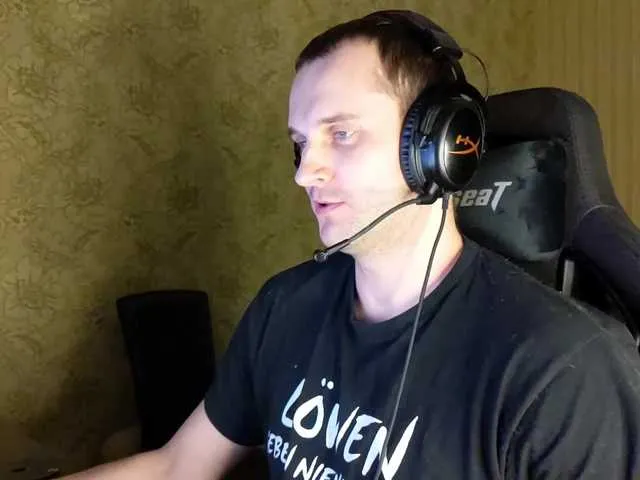 Live sex webcam photo for iMadeon #292365080