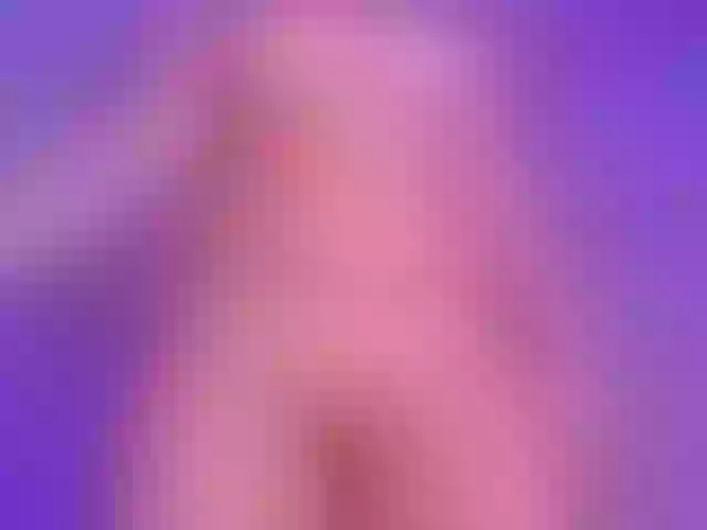 Live sex webcam photo for iam-ella18 #277501987