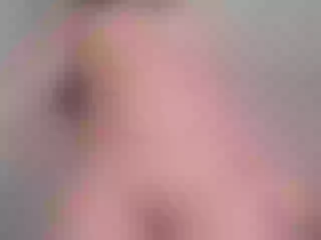 Live sex webcam photo for iam-ella18 #277601734
