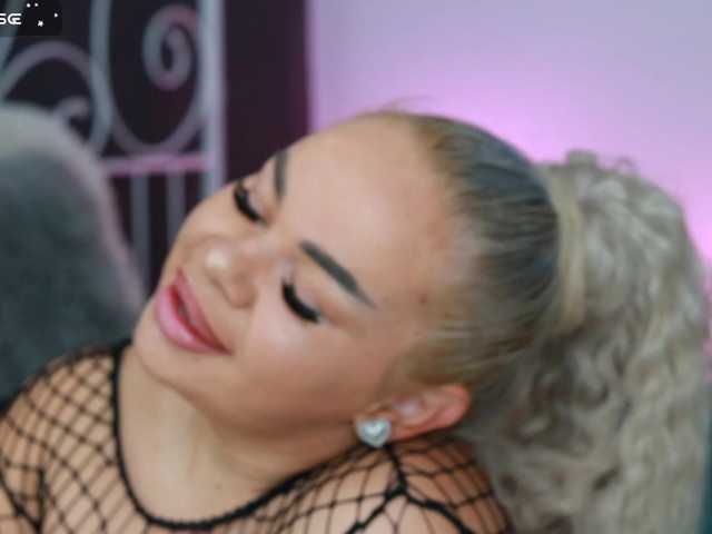 Live sex webcam photo for iamLila #277759735