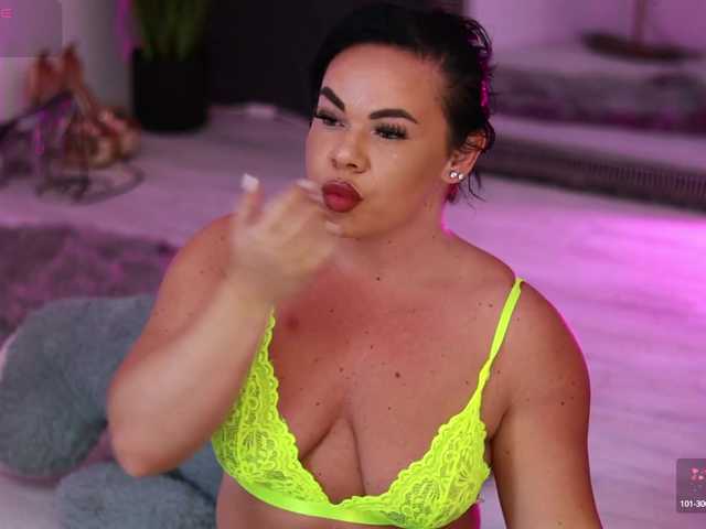 Live sex webcam photo for iamLila #291467858