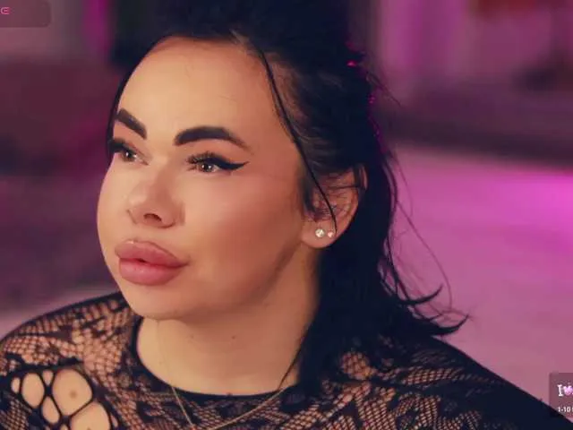 Live sex webcam photo for iamLila #292322840