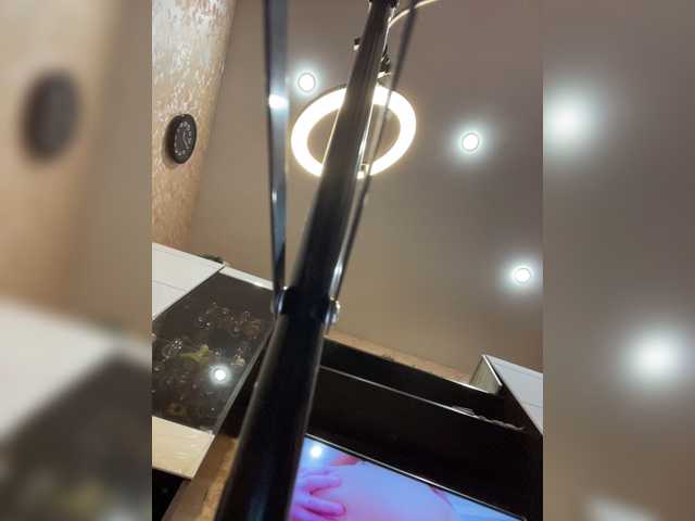 Live sex webcam photo for iamstudent22 #272308330