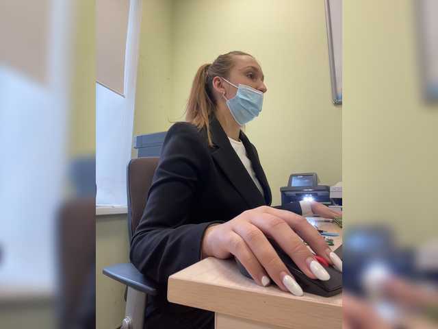 Live sex webcam photo for iamstudent22 #272630632