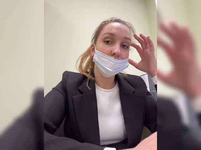 Live sex webcam photo for iamstudent22 #272709442