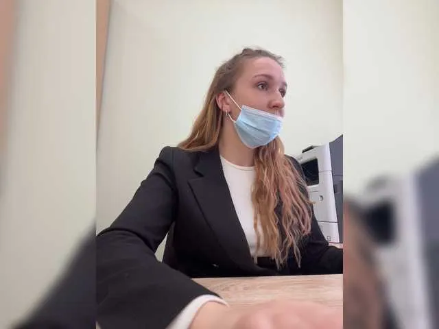 Live sex webcam photo for iamstudent22 #272851523