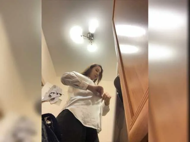 Live sex webcam photo for iamstudent22 #276685256