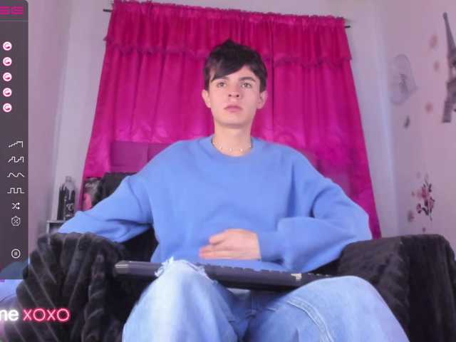 Live sex webcam photo for ianstar599 #275533031