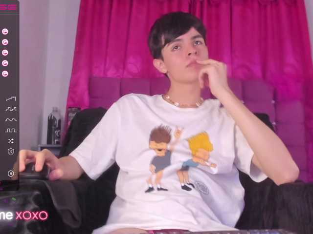 Live sex webcam photo for ianstar599 #275563742