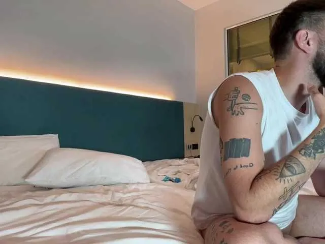 Live sex webcam photo for ifyoulikemore #276144185
