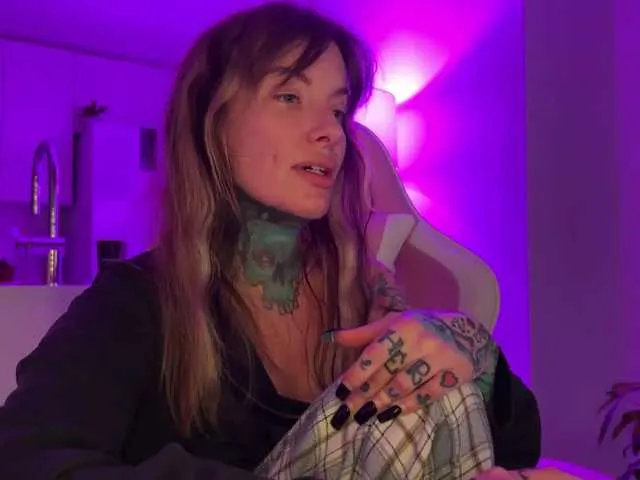 Live sex webcam photo for iiixbostonxiii #294293258