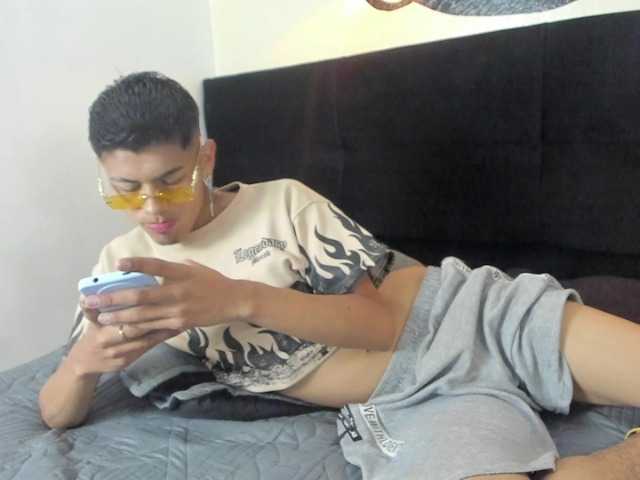 Live sex webcam photo for iikerr #290360251
