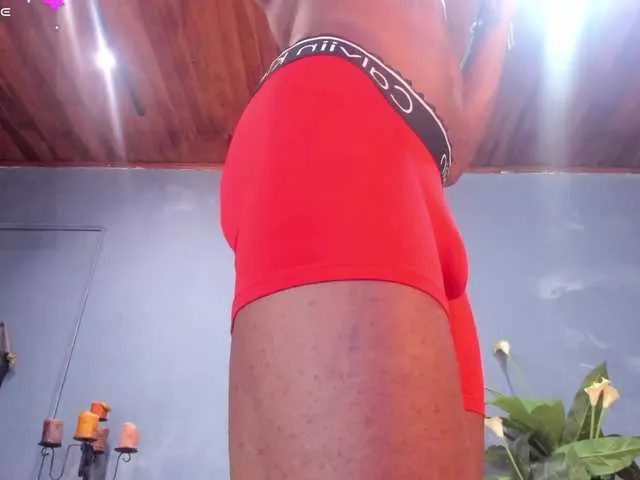 Live sex webcam photo for iker-bigdick #291761996