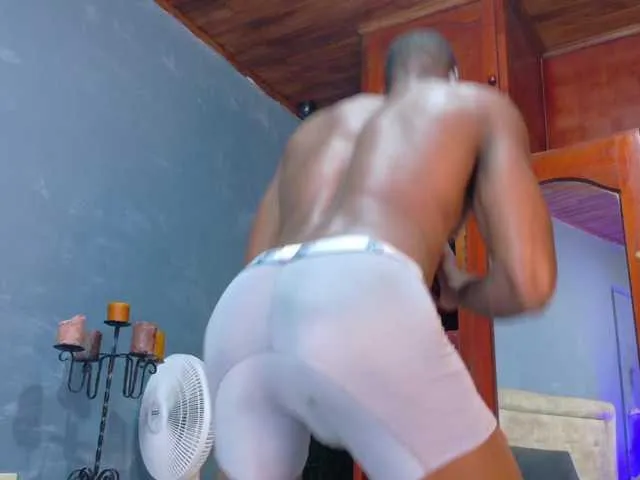 Live sex webcam photo for iker-bigdick #292372706