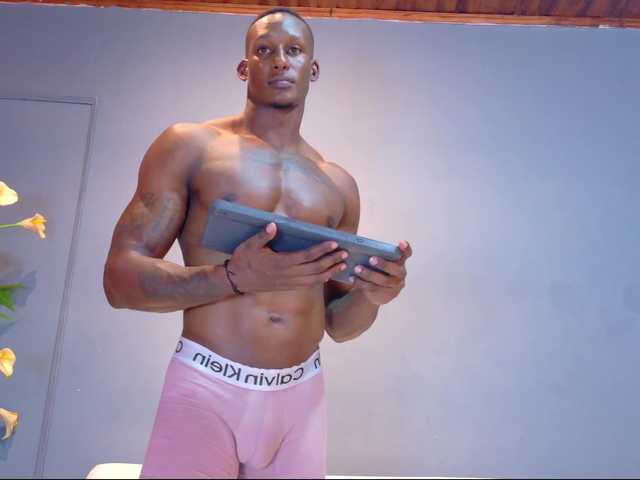 Live sex webcam photo for iker-bigdick #294015519