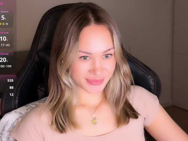 Live sex webcam photo for imEmiliya #291895039