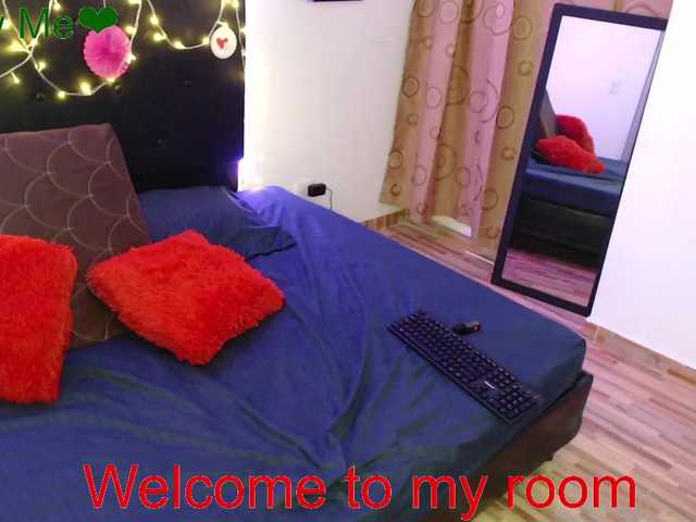 Live sex webcam photo for imnoModelIris #272545639