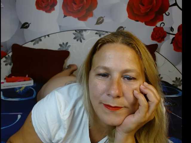 Live sex webcam photo for imola80 #275842517