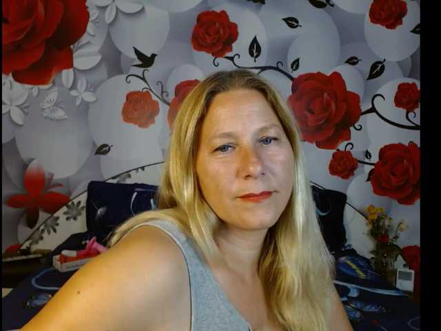 Live sex webcam photo for imola80 #276350975