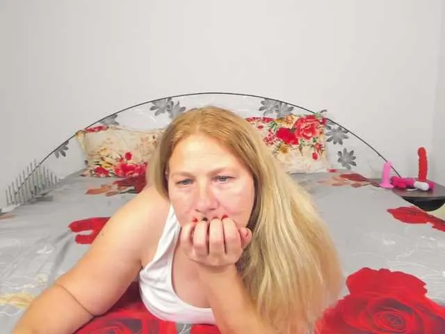 Live sex webcam photo for imola80 #278118578