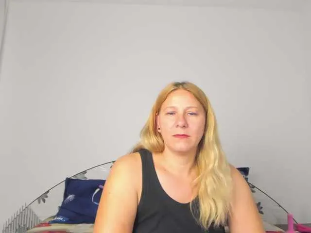 Live sex webcam photo for imola80 #289875538