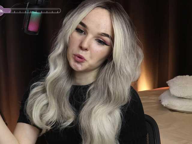 Live sex webcam photo for inCaroline #277725431
