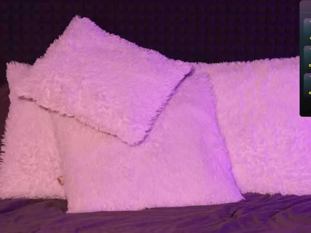 Live sex webcam photo for inCaroline #289638296
