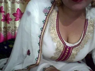 Live sex webcam photo for indiagirl50 #143195898