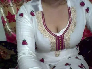 Live sex webcam photo for indiagirl50 #143577120