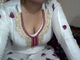 Live sex webcam photo for indiagirl50 #143689162