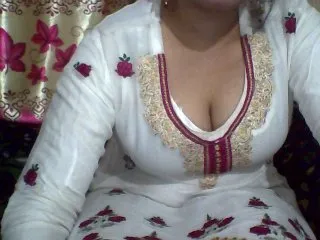 Live sex webcam photo for indiagirl50 #143690285