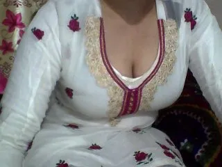 Live sex webcam photo for indiagirl50 #143916824