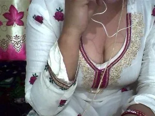 Live sex webcam photo for indiagirl50 #143976403