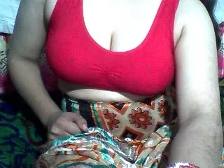 Live sex webcam photo for indiagirl50 #144352501