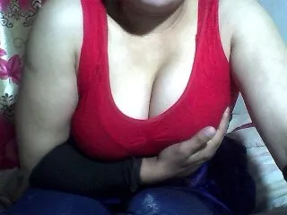 Live sex webcam photo for indiagirl50 #145350691