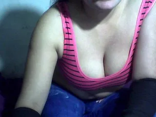 Live sex webcam photo for indiagirl50 #205351738