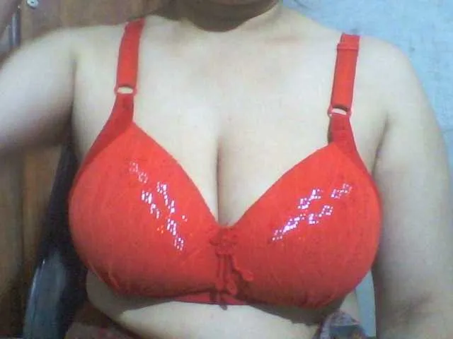 Live sex webcam photo for indiagirl50 #292492579