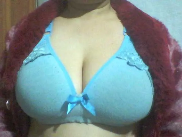 Live sex webcam photo for indiagirl50 #292792586