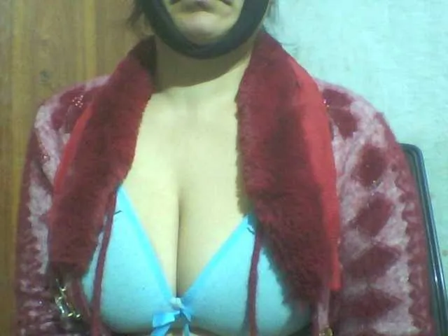 Live sex webcam photo for indiagirl50 #292840502