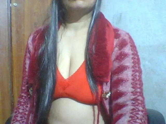 Live sex webcam photo for indiagirl50 #292886503