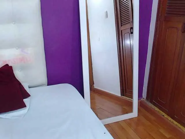 Live sex webcam photo for indian-dreams18 #276222996