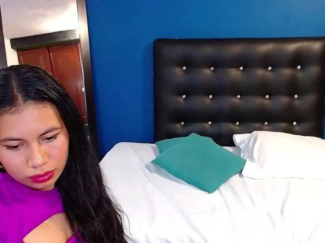 Live sex webcam photo for indian-dreams18 #276315865