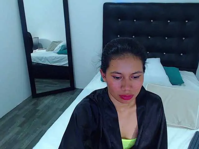 Live sex webcam photo for indian-dreams18 #276441649