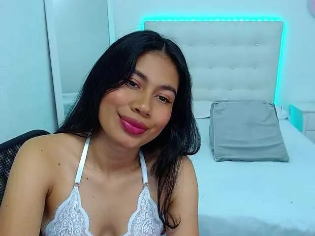 Live sex webcam photo for indian-dreams18 #276583110