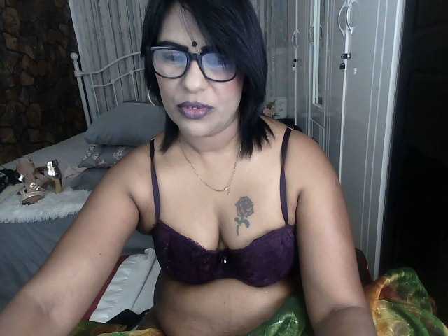 Live sex webcam photo for indiandelight001 #278252799