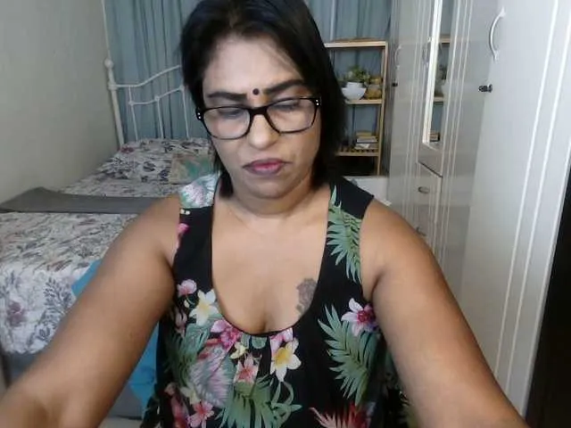 Live sex webcam photo for indiandelight001 #290741056